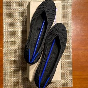 NWT Rothy’s the Flat Black Swiss Dot
